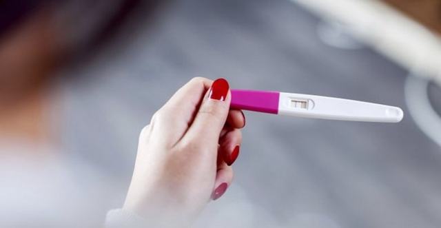 Анализ крови на беременность на ранних сроках: как определить?