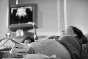Внематочная беременность на УЗИ: фото, можно ли увидеть ее?