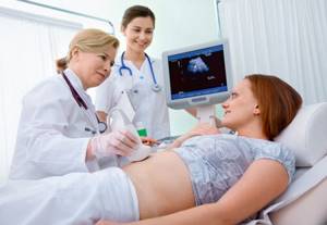 Когда делают первое УЗИ при беременности и что оно покажет?