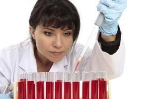 Низкий гемоглобин у женщин: причины, симптомы, последствия, чем опасен?